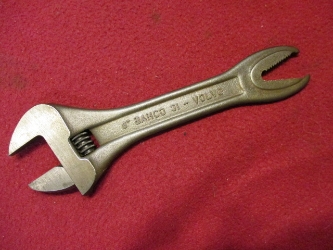 Volvo 122 Amazon, 1800 Fish Jaw Toolkit Wrench, Original 